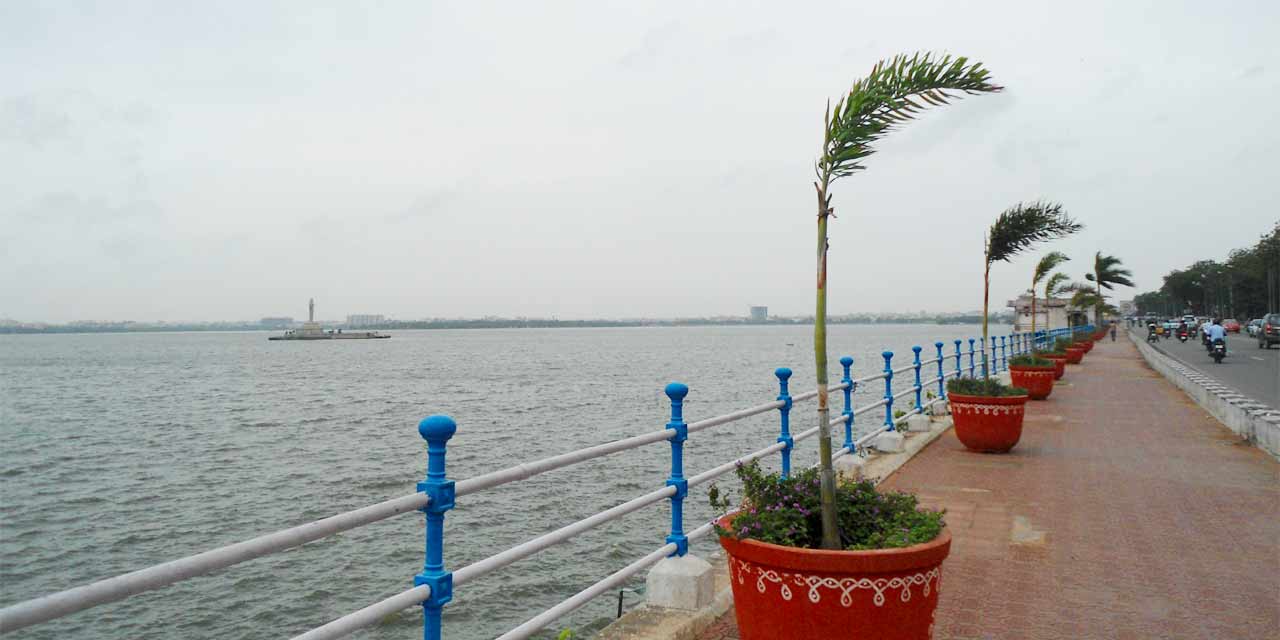 Tank Bund Road closed for Formation Day preparation