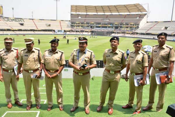 hyderabad:heavysecurityinplaceforiplfinal2850copstobedeployed