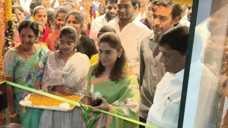 BRS leader Vinod Kumar inaugurates Vaaradhi study circle centre in Karimnagar