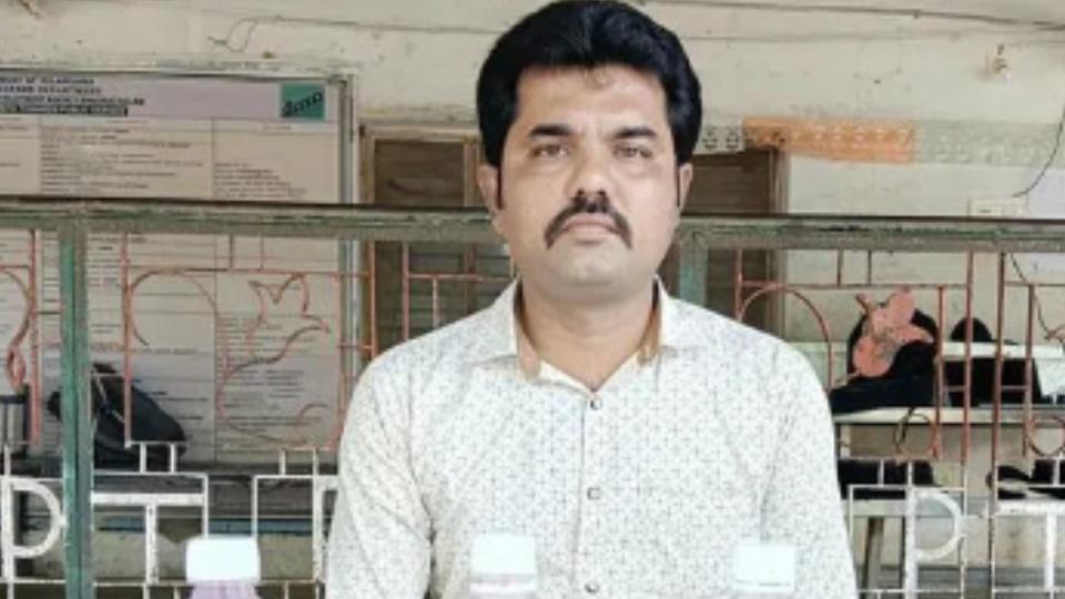 ACB catches ST Hostel warden accepting Rs 14k bribe in Kothagudem