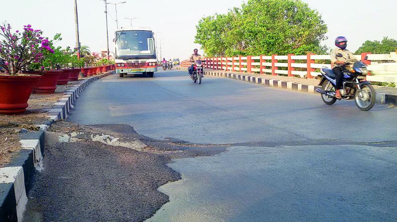 ghmctakesuprepairworkonlalapetflyover