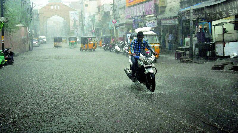 heavyshowersrecordedintheoldcityofhyderabad