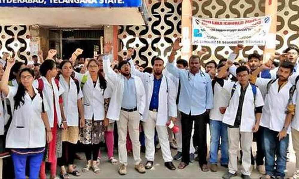 Junior doctors threaten to go on strike
