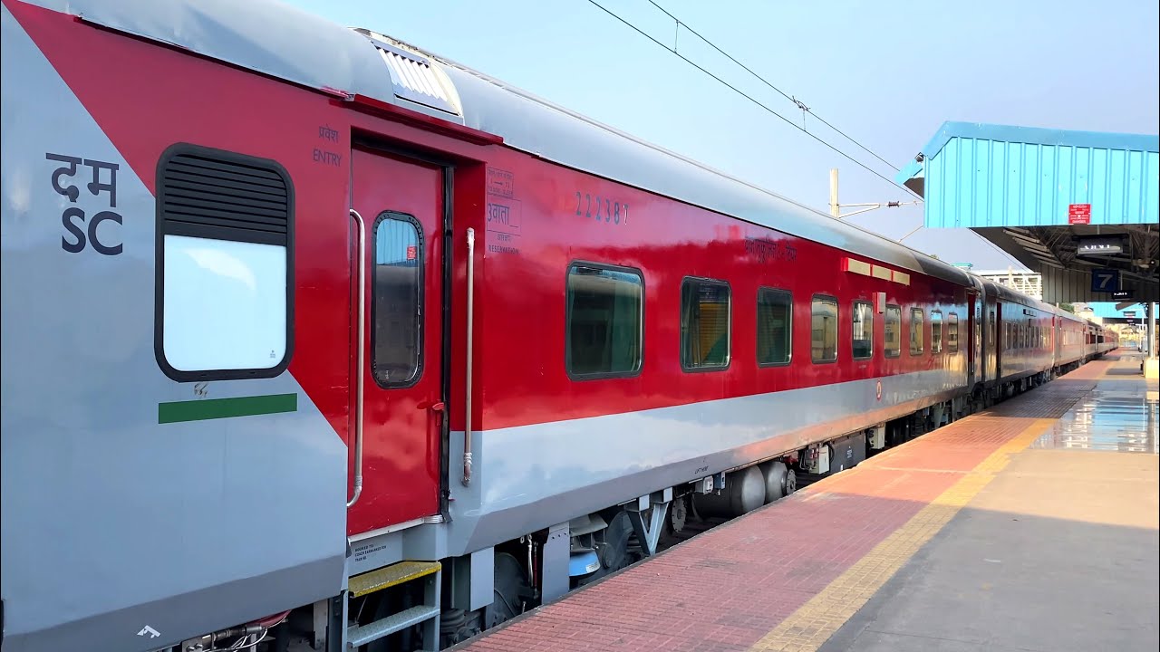 womanpushedofftrainbyyoungsterinnalgonda