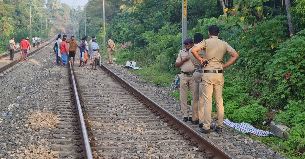 elderlypersonkilledcrossingrailwaytracknearbibinagar