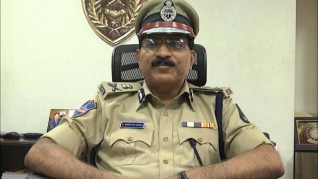 policefireservicepersonnelhelpfloodaffectedintelangana
