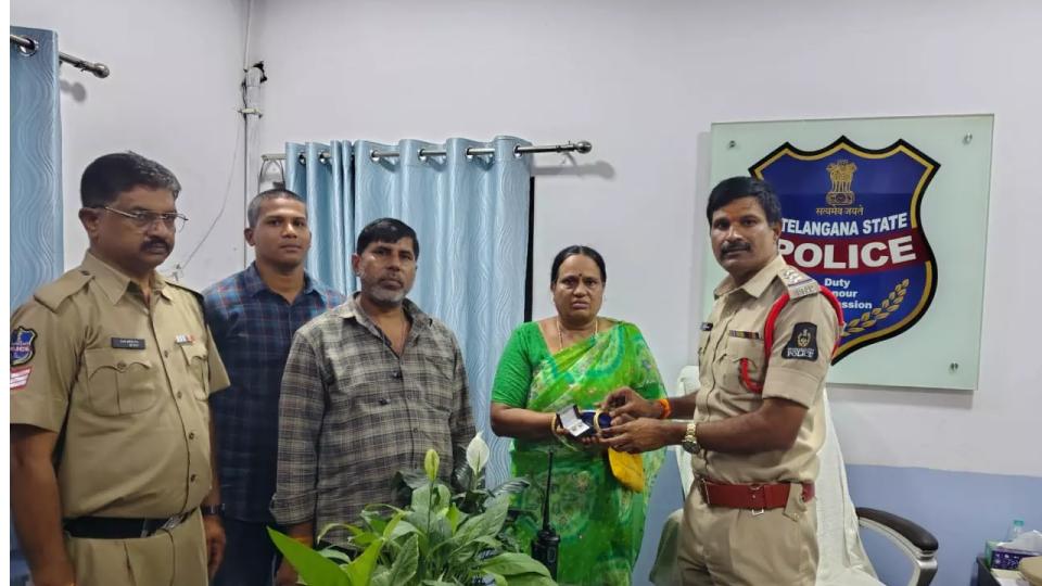 Saifabad Police Recovers Pilgrim’s Lost Valuables in 30 Minutes