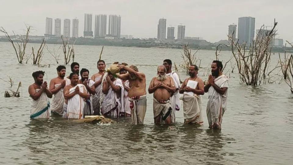 Chilkur Balaji Priests, Vedic scholars perform Varuna Japam at Gandipet lake