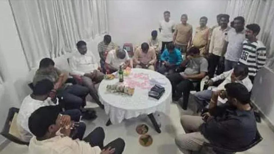 Karimnagar police raid gambling centre, 17 arrested