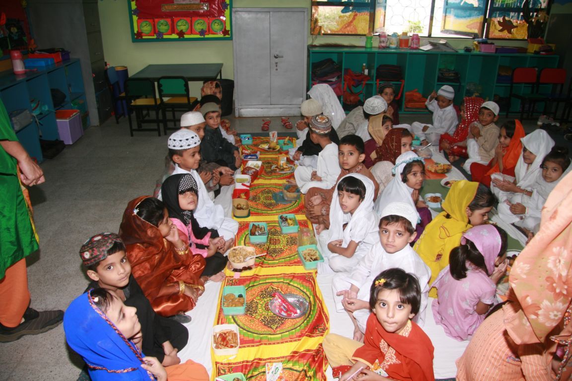 telanganagovtallocatesrs60croreforiftarpartiesanddistributionofclothes