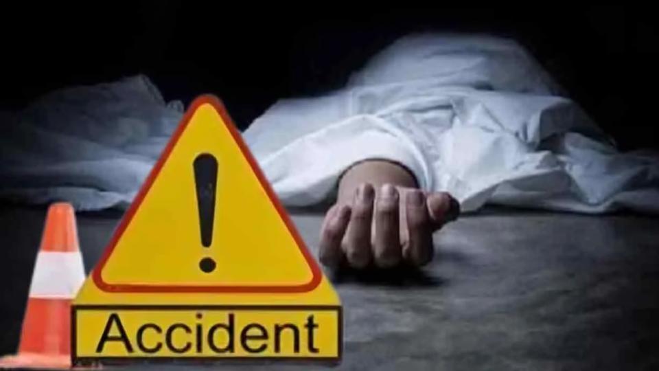 Two killed as car rams two-wheeler from behind in Nalgonda