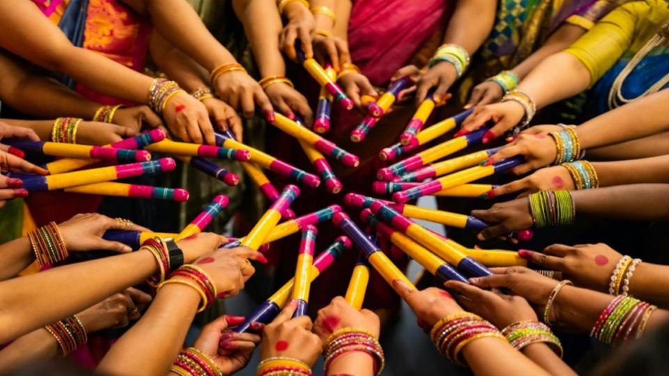 bajrangdalcallsforbanonnonhindusecurityparticipantsatdandiyaevents