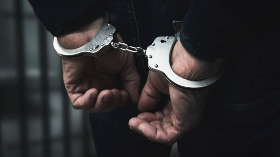 SCR arrested two people for stealing gold from train passengers