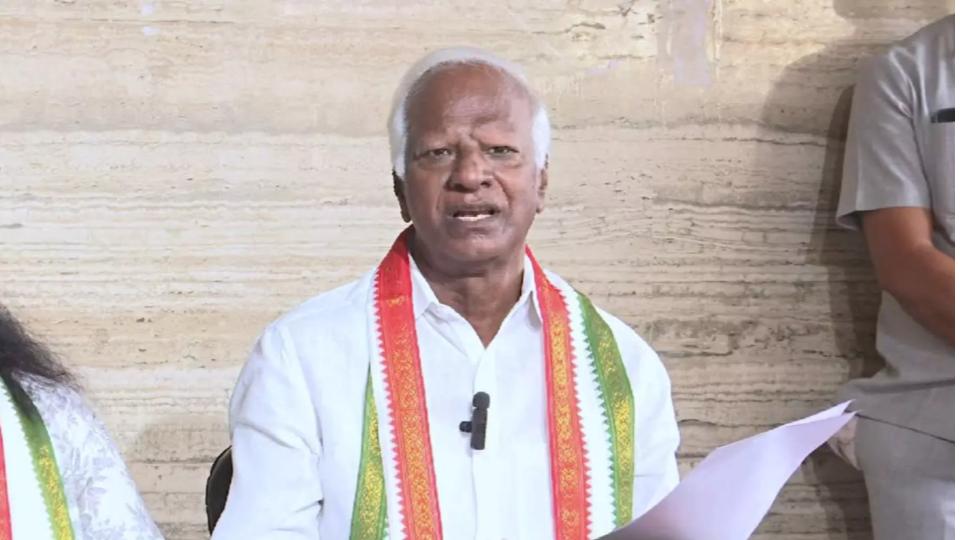 Kadiyam urges Speaker to give him more time to reply on disqualification case