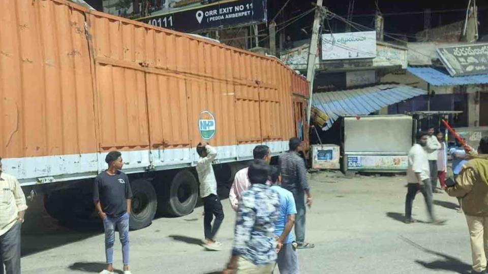 Container lorry crashes into hotel in Suryapet
