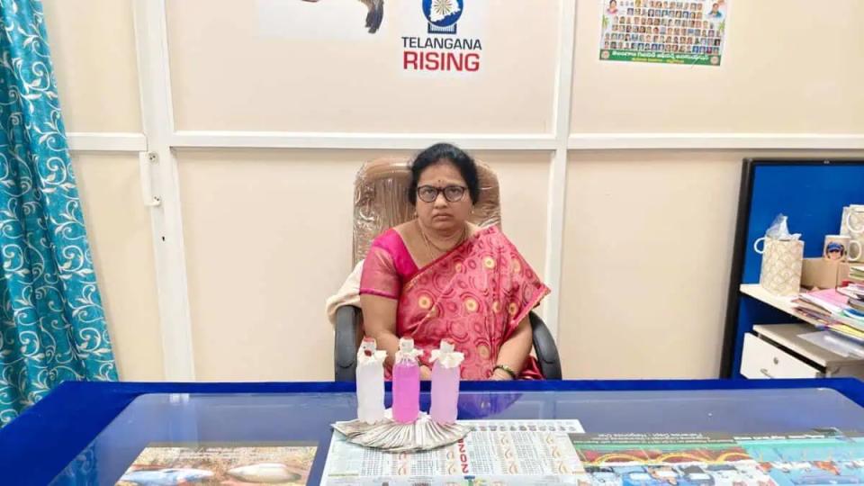 ACB catches govt officer red-handed for demanding bribe in Nalgonda