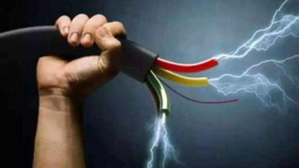 Electrician gets electrocuted while trying to give illegal connection in Medchal