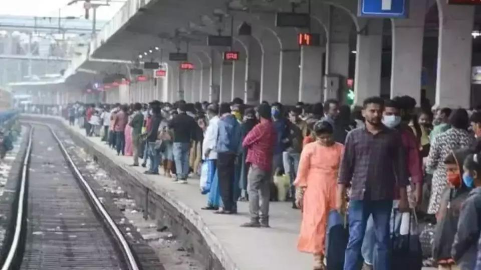 rpfrecoversstolenandmissingitemsworthrs177croreinhyderabad
