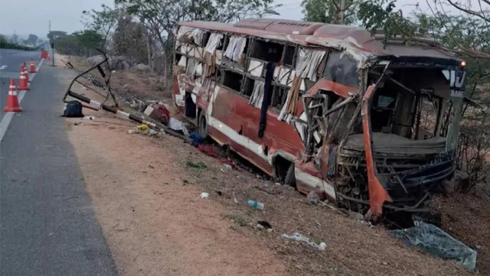 Four dead, several injured in bus accident on NH 44 in Nizamabad