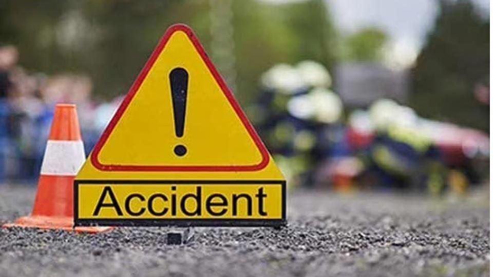 11-year-old girl injured after autorickshaw hits her in Hydershakote