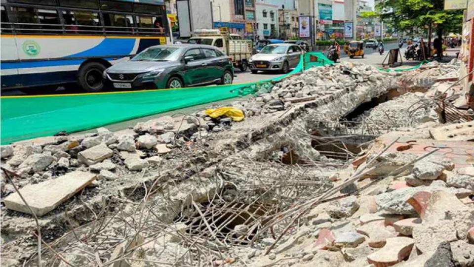 stormwaterdrainworksinameerpetcausesseveretrafficcongestion