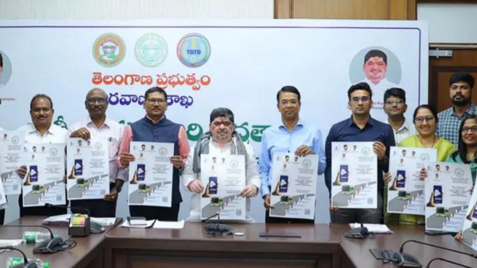 Ponnam Prabhakar launches TGRTC digital bus ticketing 