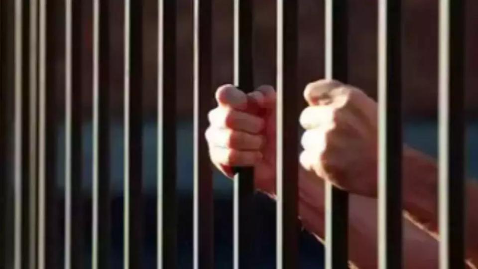 hyderabadmangets10yrjailforattackingdaughtersoninlaw