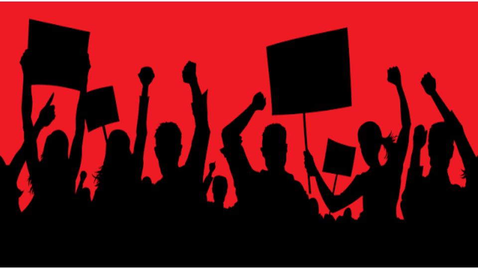 Nearly 200 GHMC sanitation workers protest for privatisation