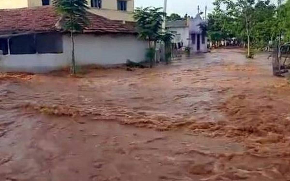 kondapochammacanalbreachesvillageflooded