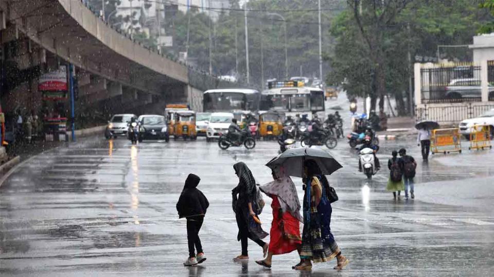 Heavy rains leave Hyderabad areas without power on Vinayaka Chaturthi