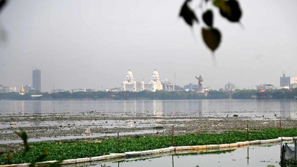Rising temperatures worsen stench around Hussain Sagar lake
