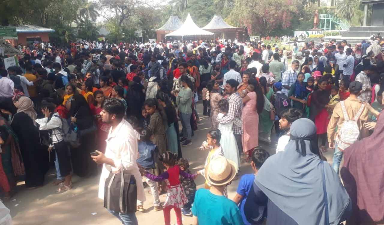 Hyderabad zoo sees record turnout as families throng during Dasara break