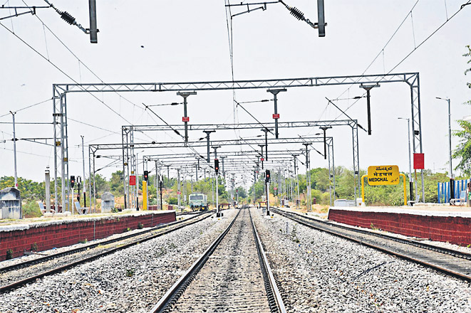 scrtocompleteelectrificationoftherailnetworkintelanganaby2022