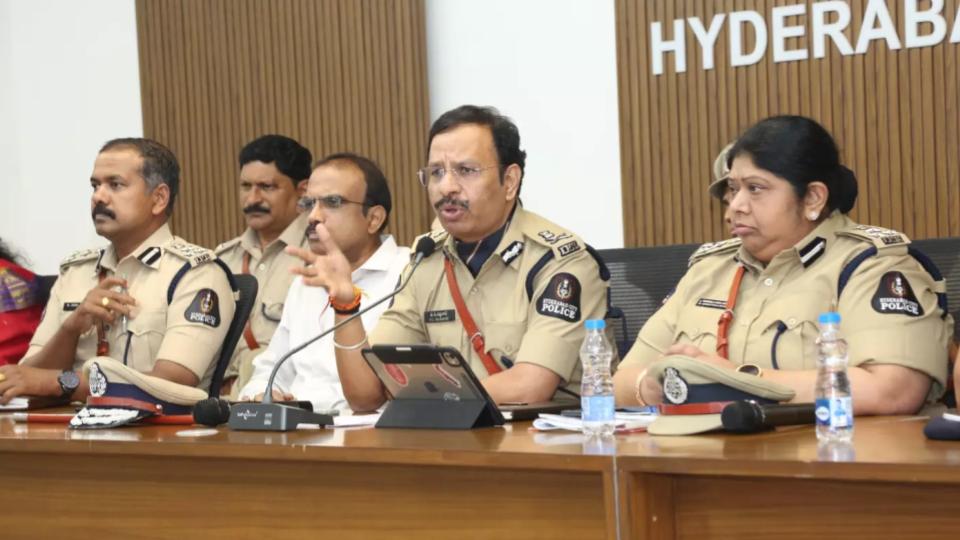 Hyderabad CP Sajjanar cautions against fake doctors