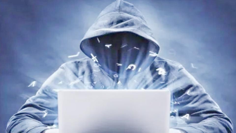 manplacedunderdigitalarrestinhyderabaddupedofrs93l