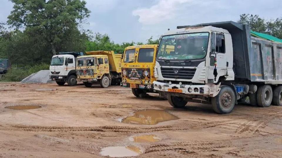 rtalaunchesinspectionoverheavyloadedtrucksinpatancheru