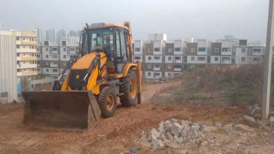 HYDRAA demolishes illegal structures in Puppalaguda