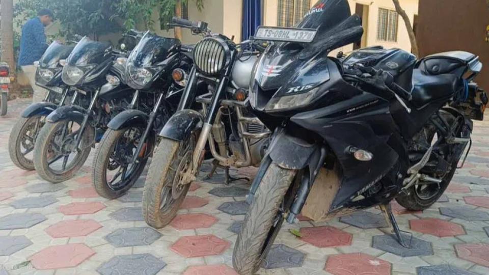 hyderabadtaskforcenabstwobikethievesandrecoverseightbikes