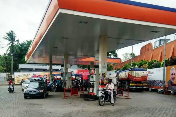 fuelpricesseesteadyriseinhyderabad