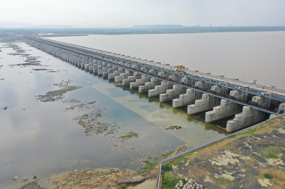 Telangana requests CWC intervention to address Medigadda barrage deficiencies in KLIS