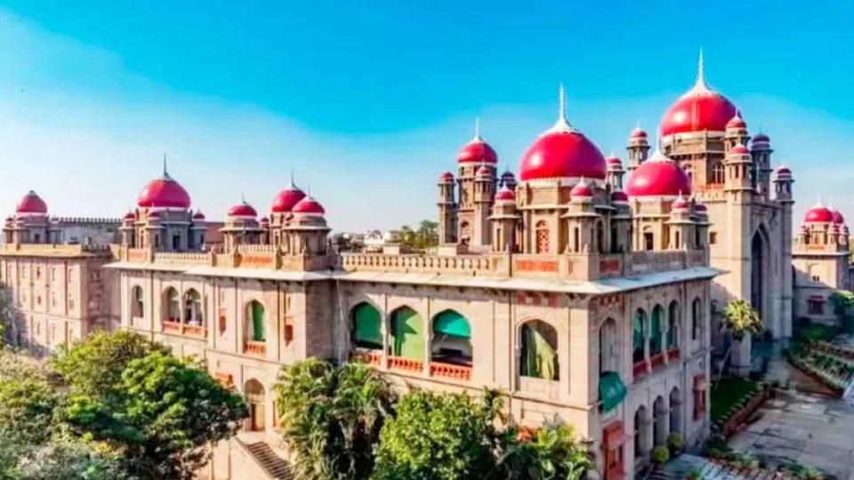 Telangana HC issues notices to seven MLAs, Speaker in defection case