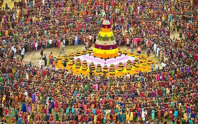 thousandofwomentakepartinbathukammaatlbstadium
