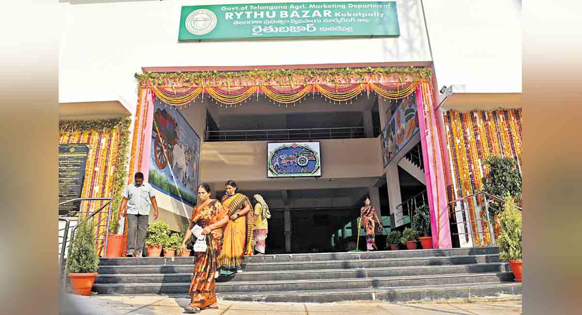 Model Rythu Bazaar inaugurated in Serilingampally