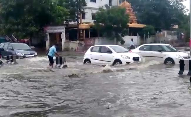 heavyrainwreckshavocinseveralpartsofhyderabad