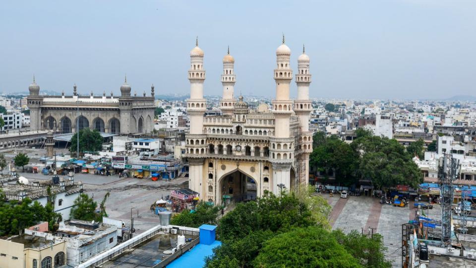 Ganja Addict Attacks UP Tourist Near Makkah Masjid in Old City, Arrested