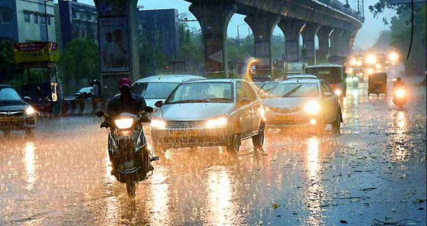Hyderabad experiences short intense spells of rain on Sunday