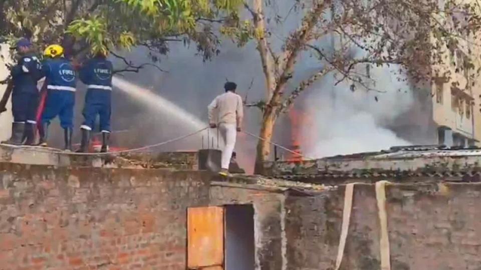 Fire breaks out in furniture godown at Nampally