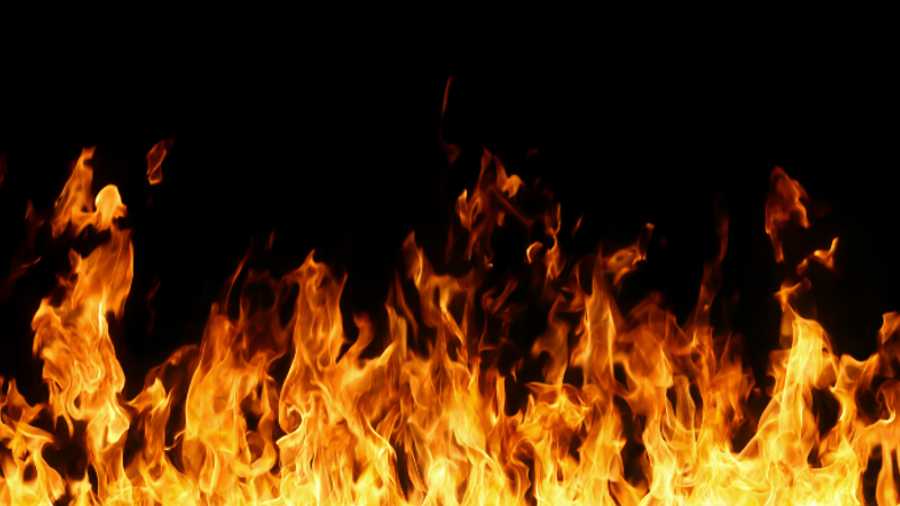 firebreaksoutinparkingareaofapartmentinrajendranagar