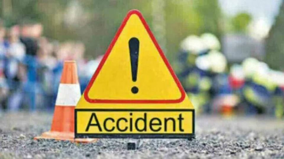 mlcescapesunhurtinroadcrashonnearshadnagar