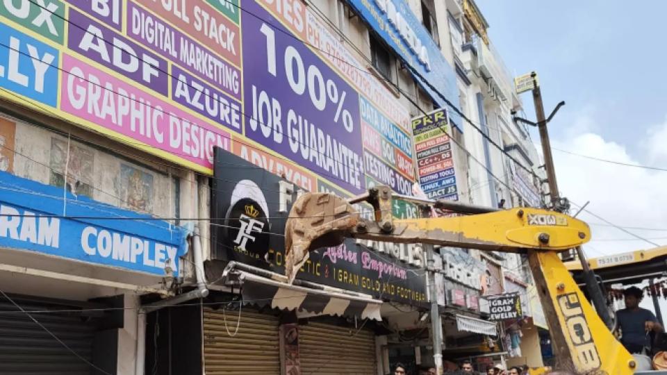 Encroachment Removal Drive Carried Out in Dilsukhnagar